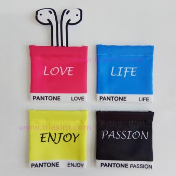 C-S-02_Square_Clip_Pouch_for_head-phone