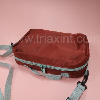 TB-1079		DELUXE SHOULDER BAG