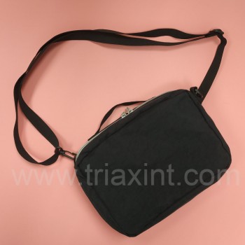 TB-1079		DELUXE SHOULDER BAG